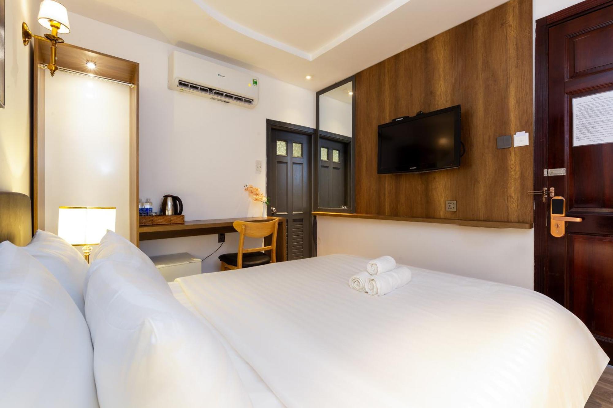 The Grand Apec & 3*
